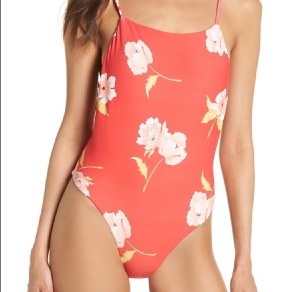 billabong one piece!! - Picture 2 of 3
